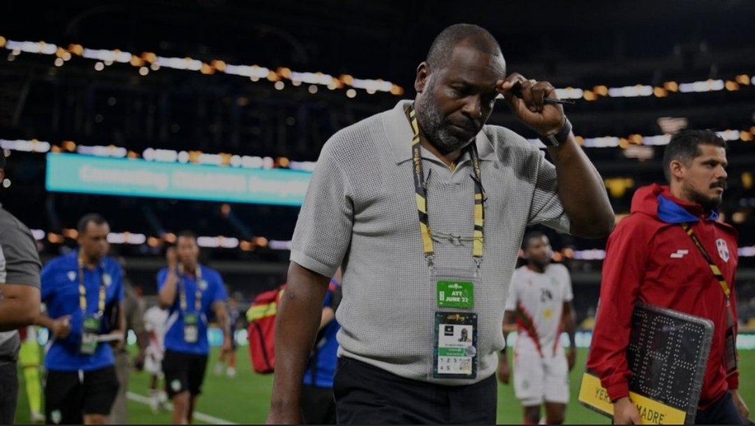 FutLegionnaires's tweet image. Stanley Menzo resigns from the Suriname 🇸🇷 National Team