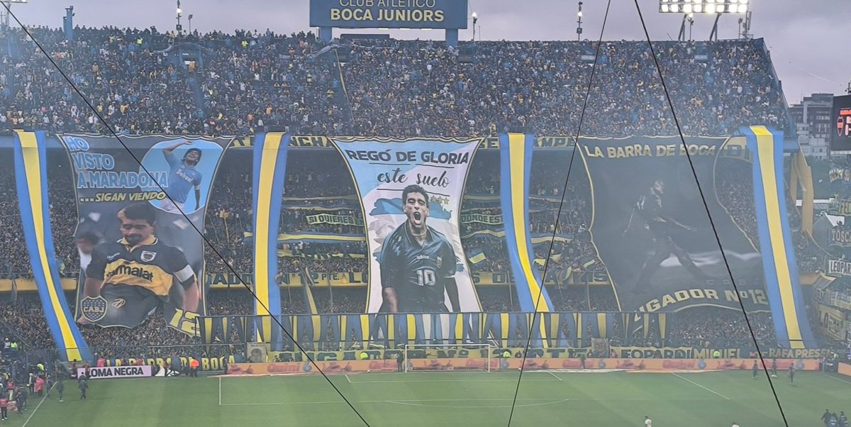 Nicoambrogi's tweet photo. Hermoso todo. Esto es Boca 💙💛💙

📷 @TermitoBostero https://t.co/SLkqM6P96r