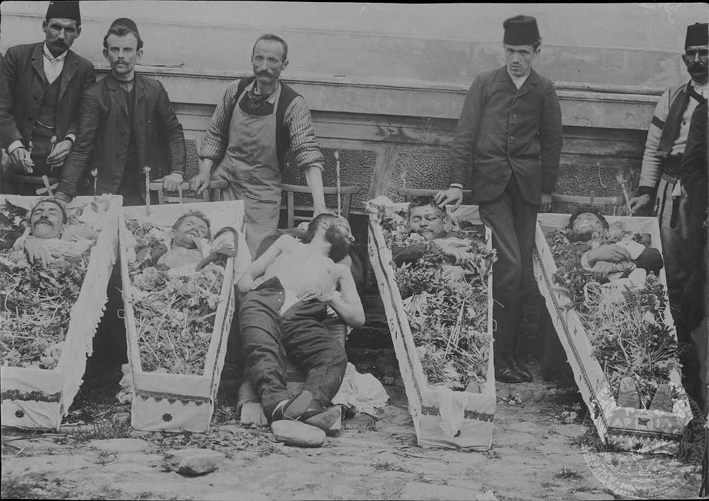 KoukosVasso's tweet image. 1 Δεκεμβρίου:
Ο Μακεδονικός Αγώνας στα χρόνια της βουλγάρικης προπαγάνδας και τρομοκρατίας.

Σαν σήμερα το έτος 1870 συνεχίζει η «Εθνική Συνέλευση» απάντων των «βουλγάρων», στο Ορτάκιοϊ της Κωνσταντινουπόλεως.

Μεταξύ αυτών των «βούλγαρων ηρώων» που έλαβαν μέρος είναι και κάποιος