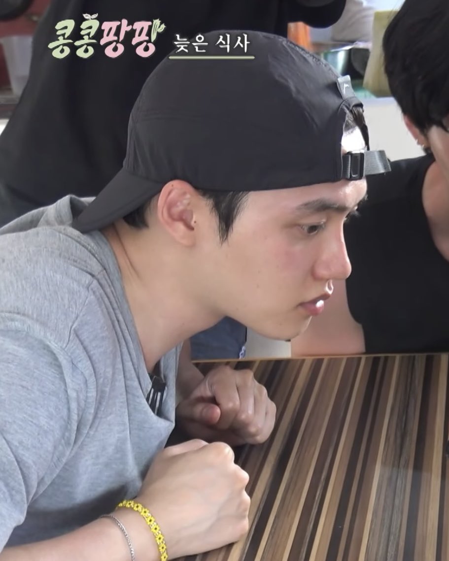 SooSimply_'s tweet image. Bare face, sunburned but why so pretty