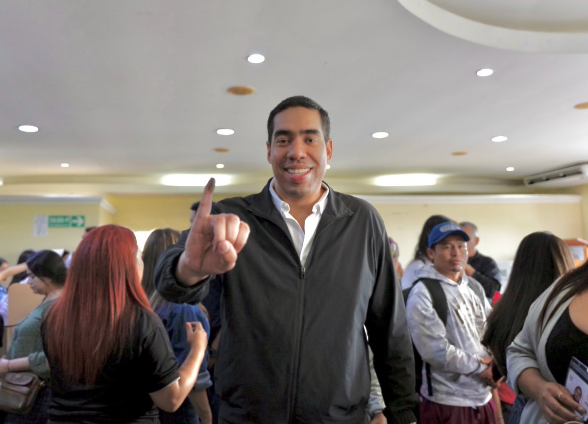 Hoy voto con decisión y con corazón. Mi marca en la papeleta es un abrazo al futuro y la promesa de que Honduras debe seguir avanzando. @rixipresidenta @jorgealdanab 🌺.
#ToditoLibre