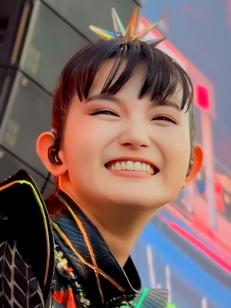 u_tan25metal's tweet image. 皆さまおはようございます😊

12月1日月曜日

今日から12月ですね　
月日の経つのは早いです

高価な時計も
安い時計も同じ時を刻みます

人の価値観はそれぞれ

楽しい時間を過ごす
楽しい事を見つけて

こころの中はベビーメタル❤️

今月もよろしくお願いします
素敵な月曜日を

#BABYMETAL