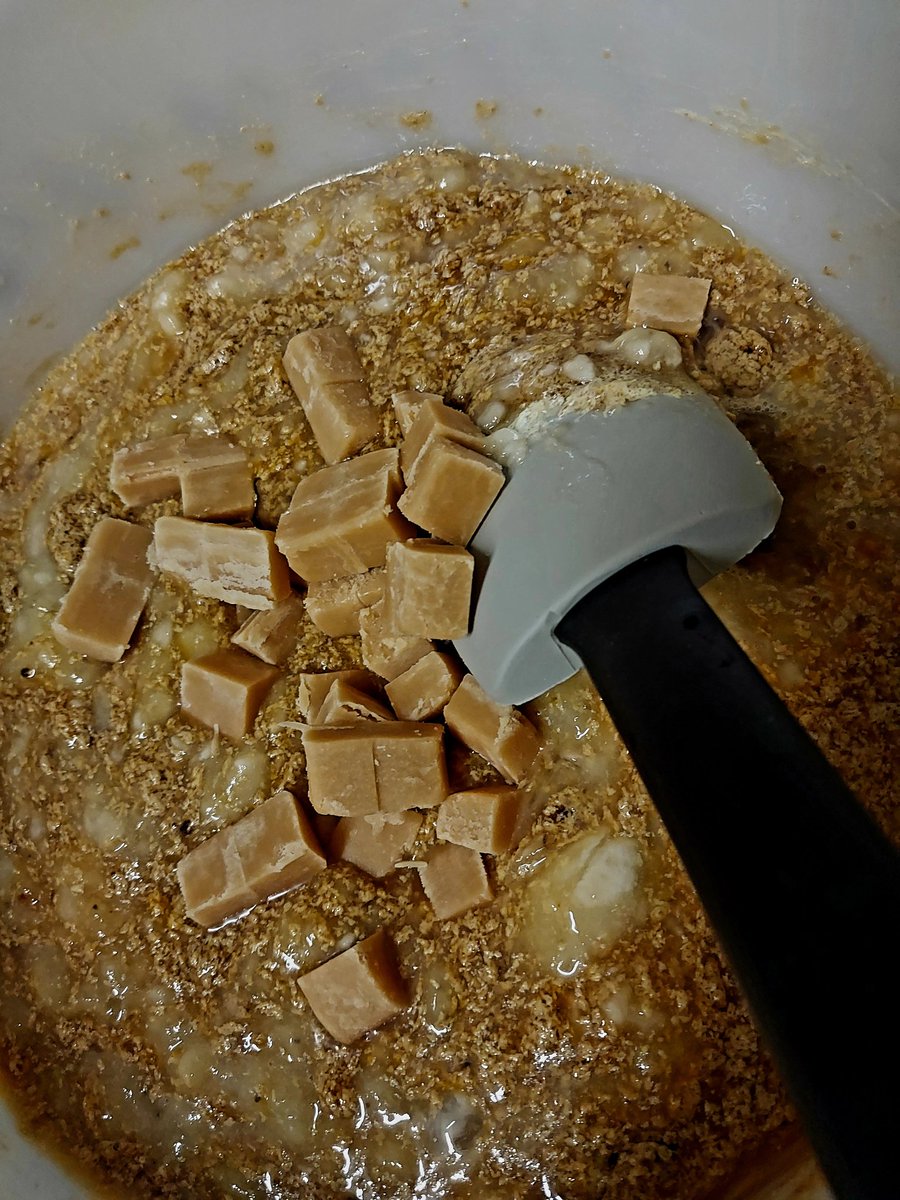BahaNick16's tweet photo. Tomorrow's #breakfastcake @RespPhysLTHT π https://t.co/1JZzFb23GB