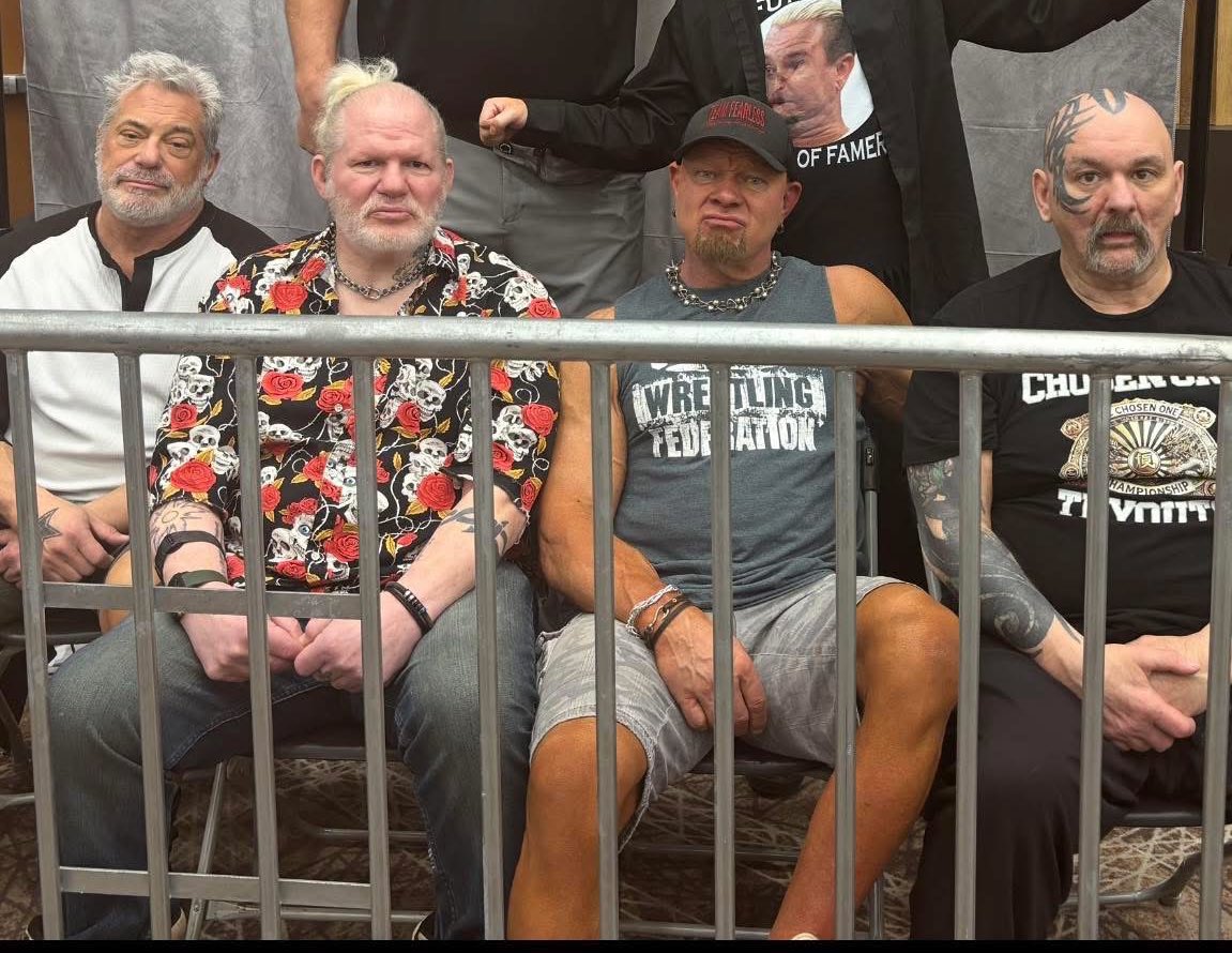 JeffDino's tweet photo. This may be one of the coolest photo opportunities of all time @WrestleCade https://t.co/FCjfAPpXkG