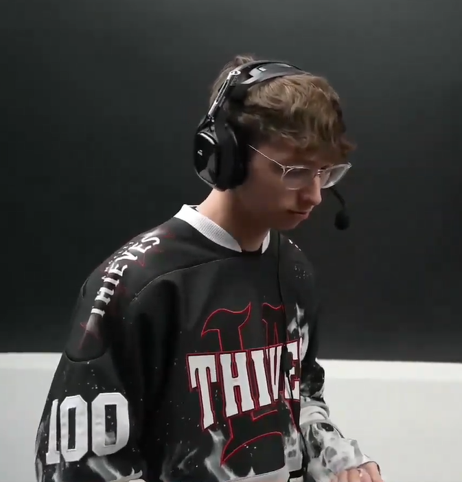 W or L new <a href="/LAThieves/">LA Thieves</a> jersey? 🤔