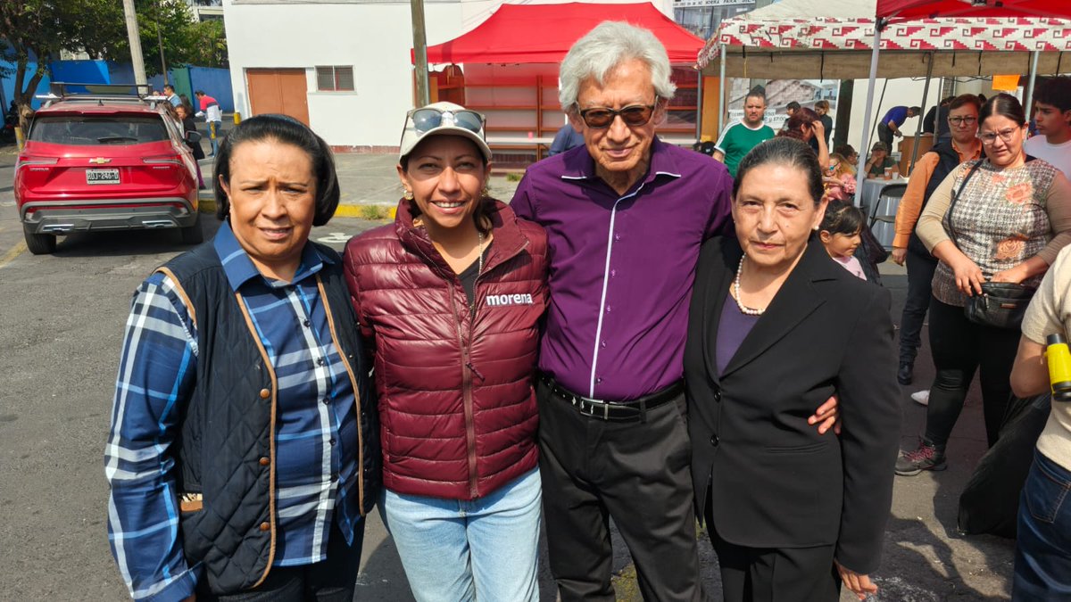 evelyn_parraA's tweet image. Hoy, en uno de mis recorridos, me encontré con la kermés de la Parroquia del Sagrado Corazón de Jesús y San Felipe Neri. Me dio mucho gusto saludar a nuestras vecinas y vecinos, todo en orden y con gran ambiente 🎉.

#DomingoFamiliar #MiBellaVenus #VCContigo