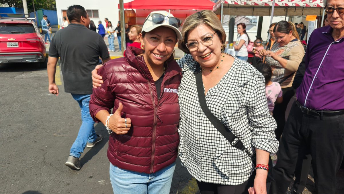 evelyn_parraA's tweet image. Hoy, en uno de mis recorridos, me encontré con la kermés de la Parroquia del Sagrado Corazón de Jesús y San Felipe Neri. Me dio mucho gusto saludar a nuestras vecinas y vecinos, todo en orden y con gran ambiente 🎉.

#DomingoFamiliar #MiBellaVenus #VCContigo