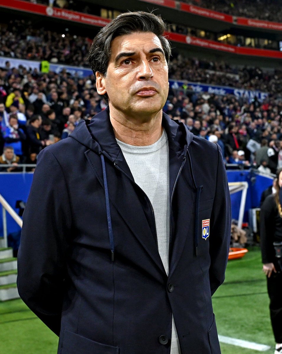 LesFansGones's tweet image. 🚨 PAULO FONSECA A ENFIN PURGÉ SA PEINE ! 🤩⌛️

En effet, suite au coup de sifflet de cette rencontre, notre coach portugais en a fini avec ses 9 mois de suspension.

Il sera donc présent à partir du prochain match face à Lorient ! 🐟 

😁😁😁

#TeamOL #OLFCN