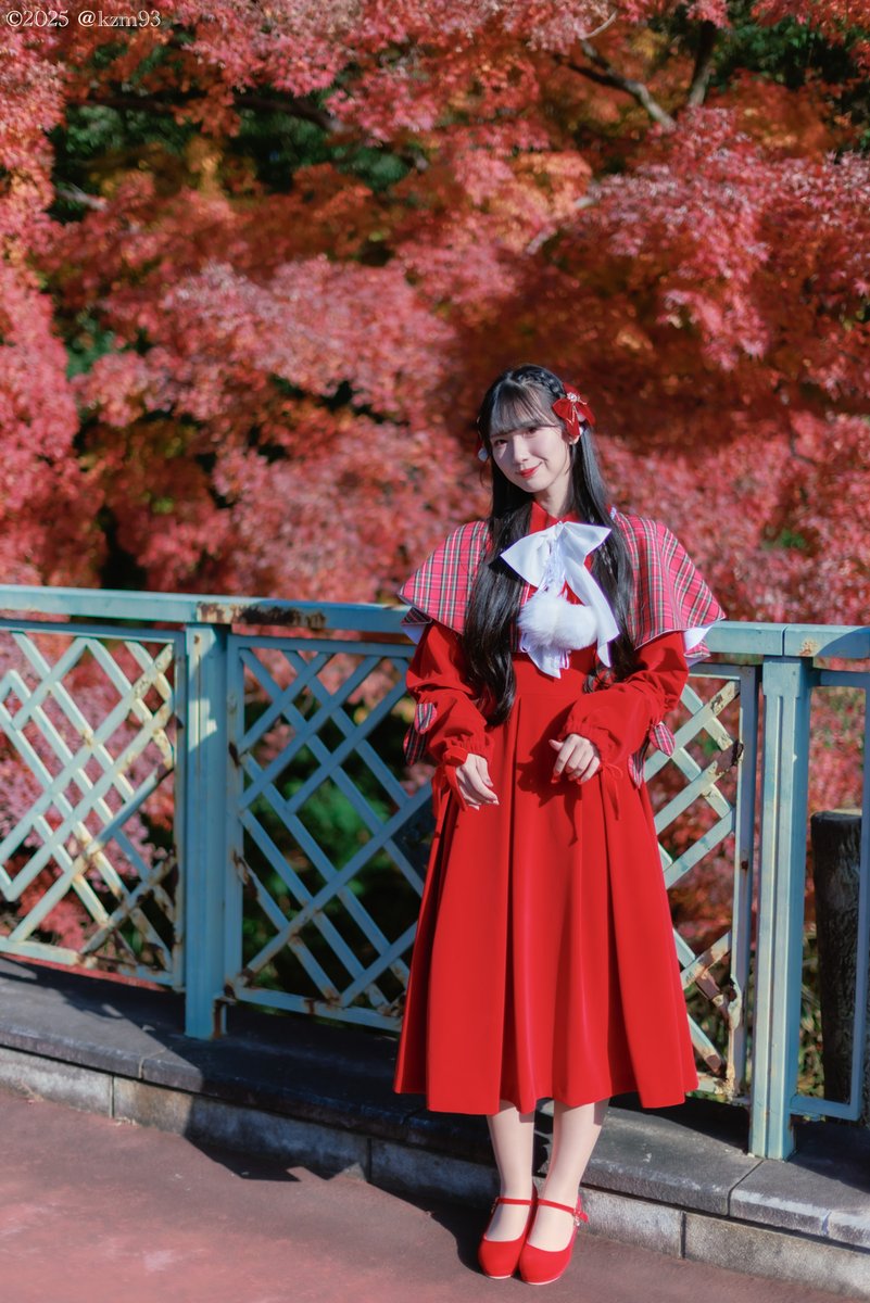 おはようございます

【今日の1枚】
2025.11.30　栃木・城山公園
『Autumn Idol Free Live』（特典会）より

ガールズq/b・たのしいなさん
せせらぎ小町・りづきさん

#たのしいな
#ガールズqb
#りづき
#せせらぎ小町