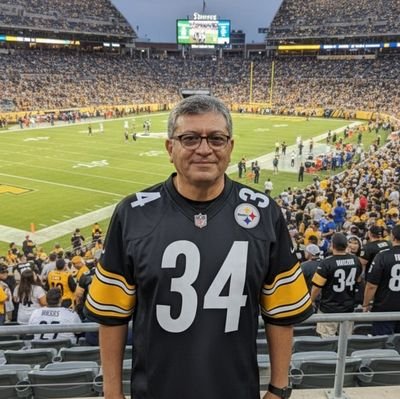 PacoSandoval70's tweet photo. Saludos, #NFLEnTelevisa https://t.co/Gk94XOlTrp
