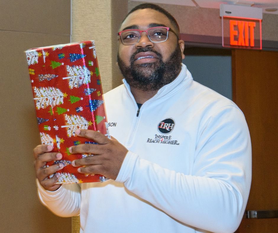 🎤 Between the Mic &amp; Me
🎤 Week 14: The Gift 

Imagine a wrapped gift full of potential, waiting to be opened.
 That’s every student I meet. The greatest gift I ever received wasn’t material.
 It was people helping me discover and develop my purpose.

Now I get to do the same.