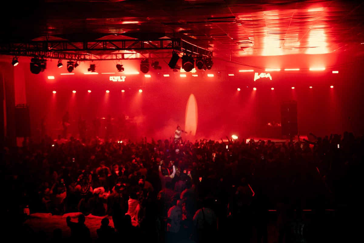 Boyllona_'s tweet image. What a journey… 2025, I felt empty and displaced immediately after the homeless nationwide tour. A lot was missing, later found out it you guys, the energy, the anxiety, the danger, the crowd and the noise all gone at once.