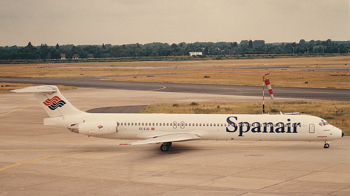 lemwerdersights's tweet image. Registration:  EC-EJU
Aircraft type:  McDonnell Douglas MD-83
MSN/LN:  49621 / 1495
Airline:  Spanair
Date:  June 13, 1993
Location:  Dusseldorf (DUS)
📷: @lemwerdersights
#avgeek #MD80
