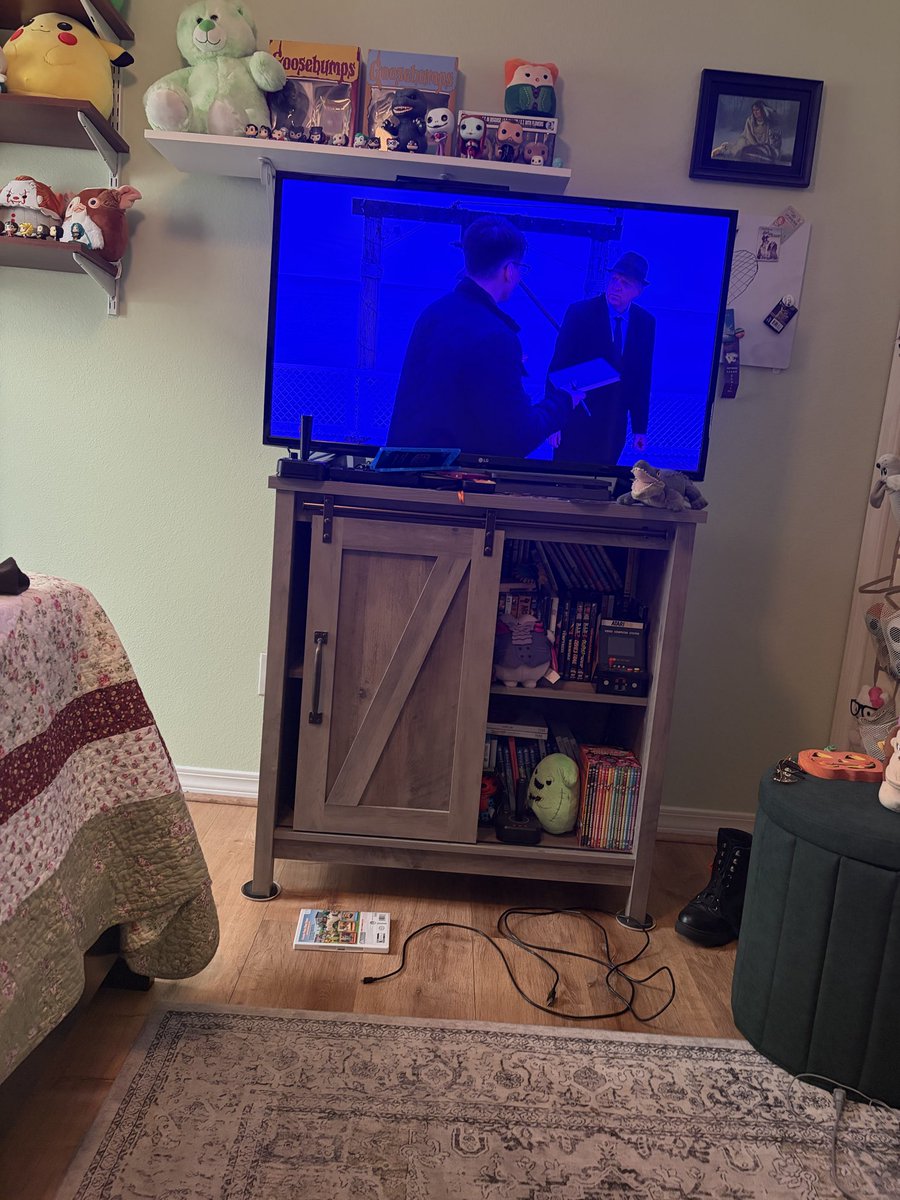 Loved the expression on your face Abd the grunt u have when the guy asking for the autograph thought u were Edgar Allen Poe 🤣🤣 <a href="/JeffKirkendall1/">Jeff Kirkendall</a>