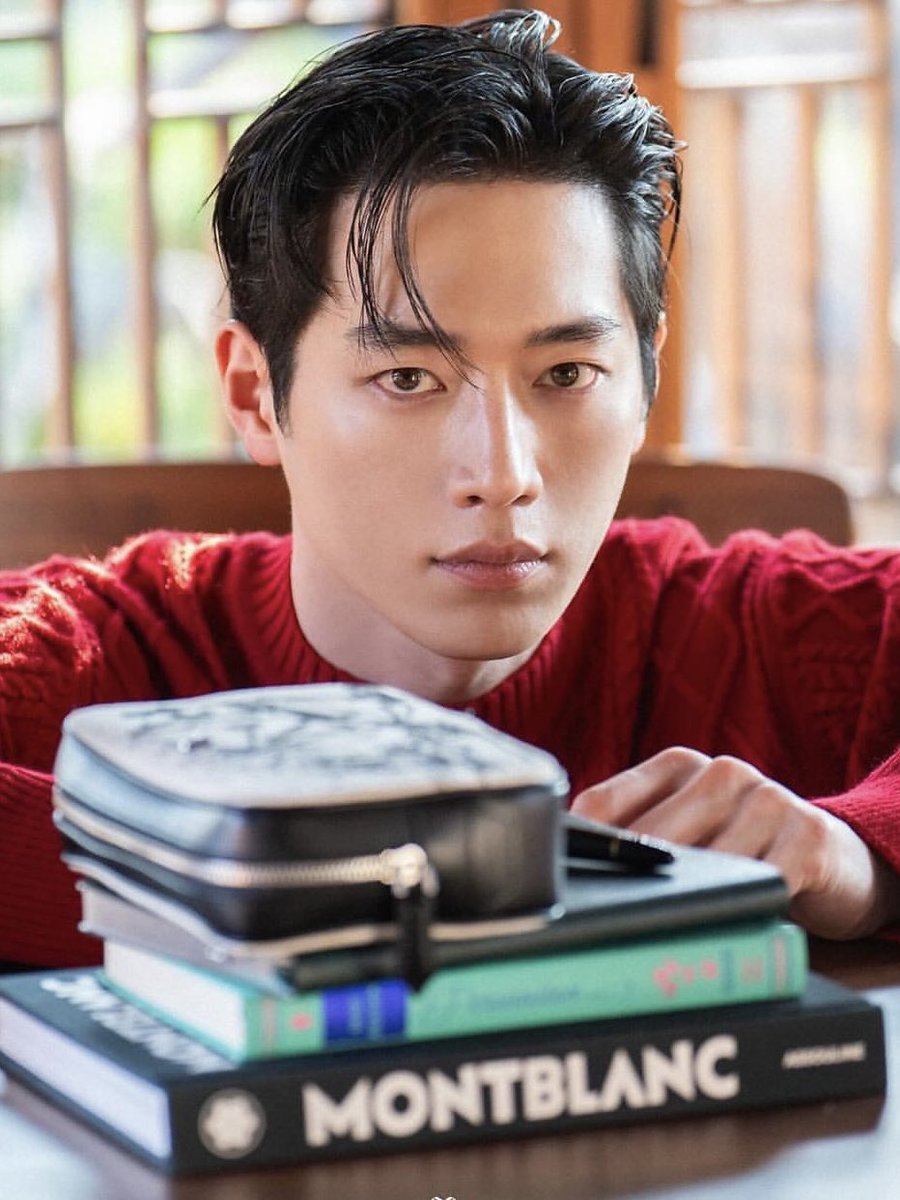 今日から12月🎄 ガンジュン赤も似合う♥️ 何かと忙しい12月頑張ろう