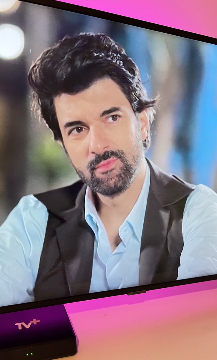 Söylenecek sözlerin.Bir şey ifade etmeyeceğini.Biliyorum Artık ne desek boş oldu bitti bundan sonra önümüze bakıp canım akyüreğimi.Yepyeni projelerini.Bekliyorum Arayı fazla açma  #EnginAkyürek  biz burdayız seni  bekliyoruz Herne olursa olsun emeğine oyunculuğuna sağlık canözüm