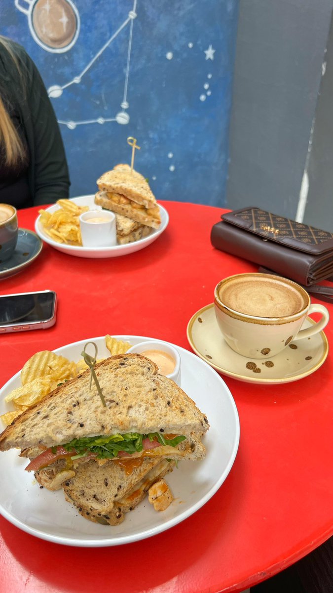 _brianda's tweet photo. Mi mamá me invitó a un cafecito al que tenía muchas ganas de ir 🤎 https://t.co/1wmpfpnz8M