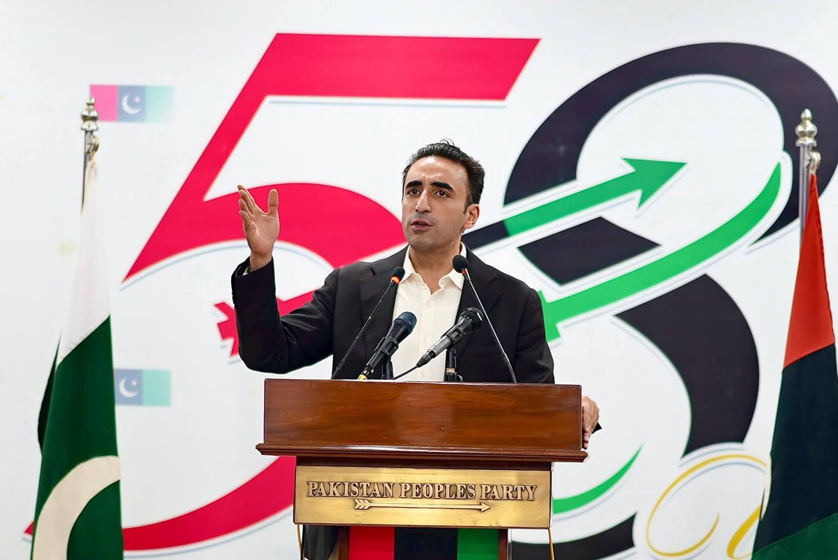 YousufGhouri5's tweet photo. 30 نومبر کورنگی تین 
عید گاہ گراؤنڈ 
یوم تاسیس 
جد وجہد ایثار قربانیوں شہادتوں کی لازوال داستان سمیٹے پاکستان پیپلز پارٹی کے 
بلند عزم کارکنوں نے 58واں یوم تاسیس انتہائی جوش و جذبے اور عہد تجدید سے منایا -
#pppfoundationday58th https://t.co/52mjGlzTFb