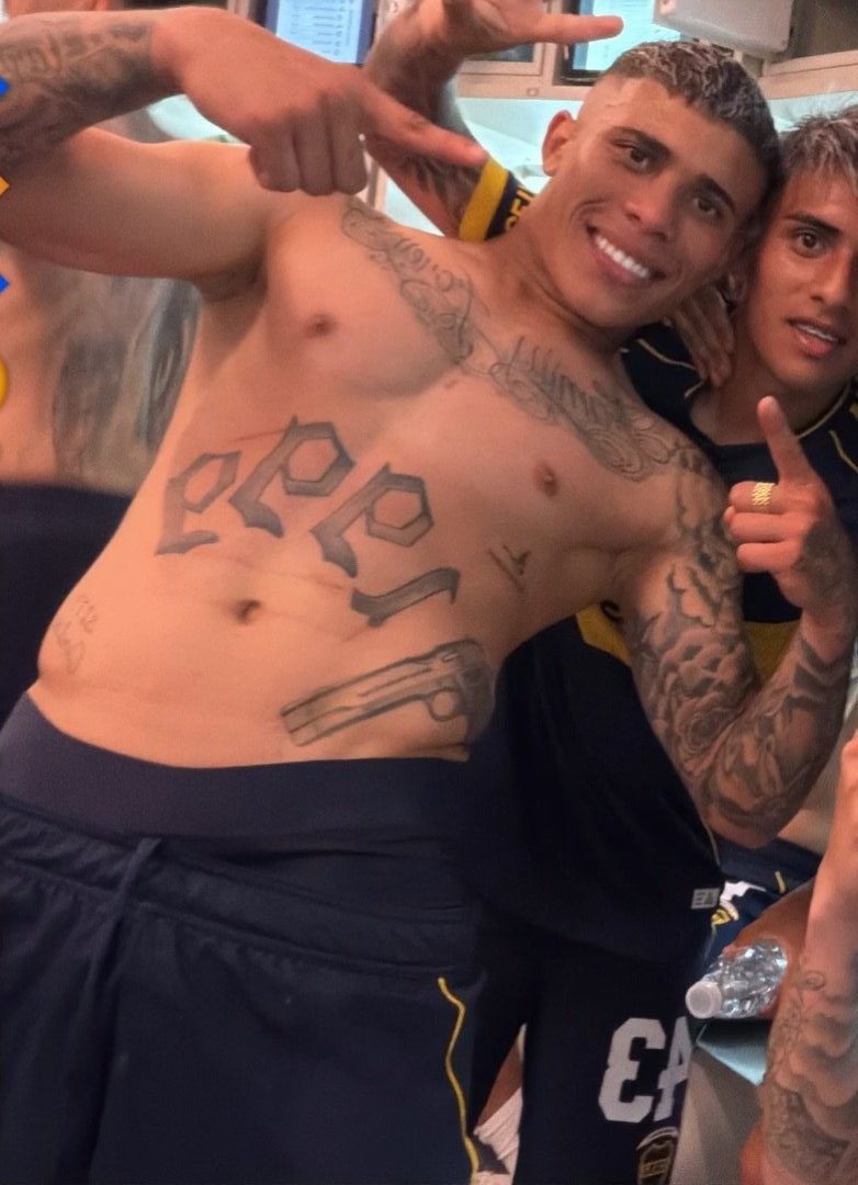 lucysolfa's tweet image. El muro Ayrton te liquida.