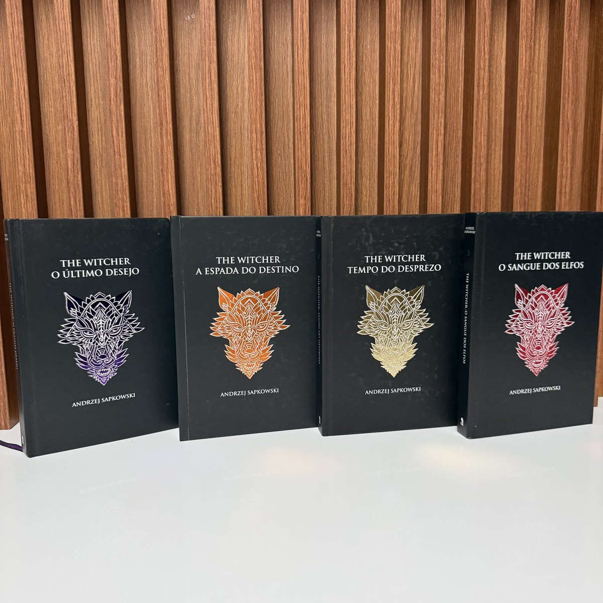 🍀🎄🪅SORTEIO NATAL🪅🎄🍀

Um ganhador leva QUATRO obras da série THE WITCHER:

O ULTIMO DESEJO
A ESPADA DO DESTINO
TEMPO DO DESPREZO
O SANGUE DOS ELFOS

REGRAS:

1) REPOSTAR e CURTIR este tweet
2) Seguir <a href="/gramaturaalta/">GRAMATURA ALTA📚🏳️‍🌈</a> 

🗓️- Encerra dia 10/12/2025