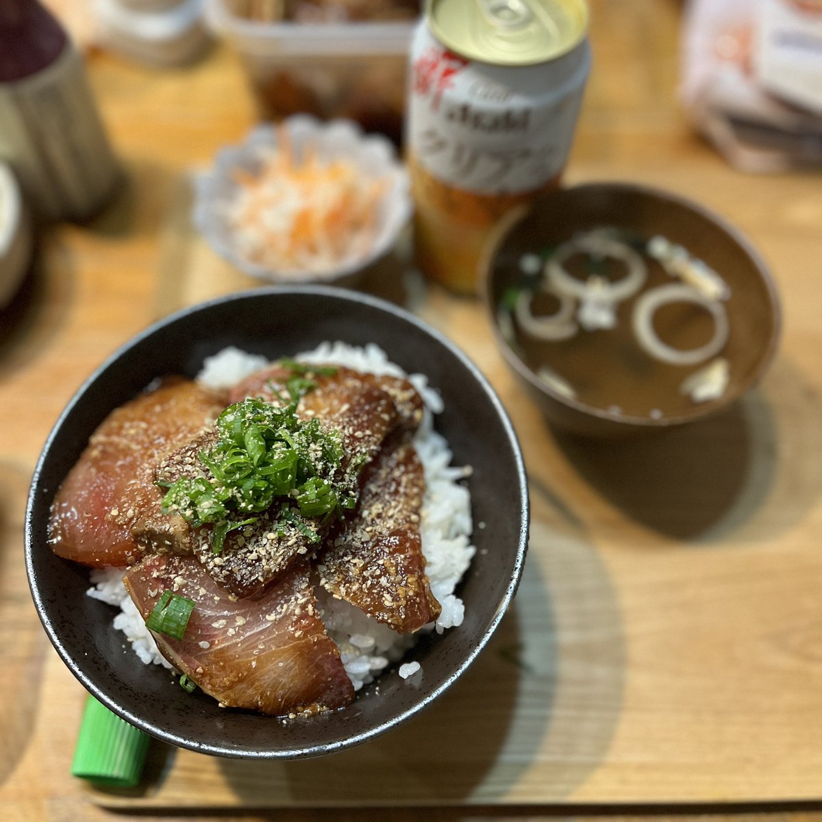isawo53's tweet photo. 漬け丼を作ってもらった😆
美味しい😋
ありがとー☺️

#漬け丼 #ぶり #おいしい https://t.co/mJjYlxRiaZ