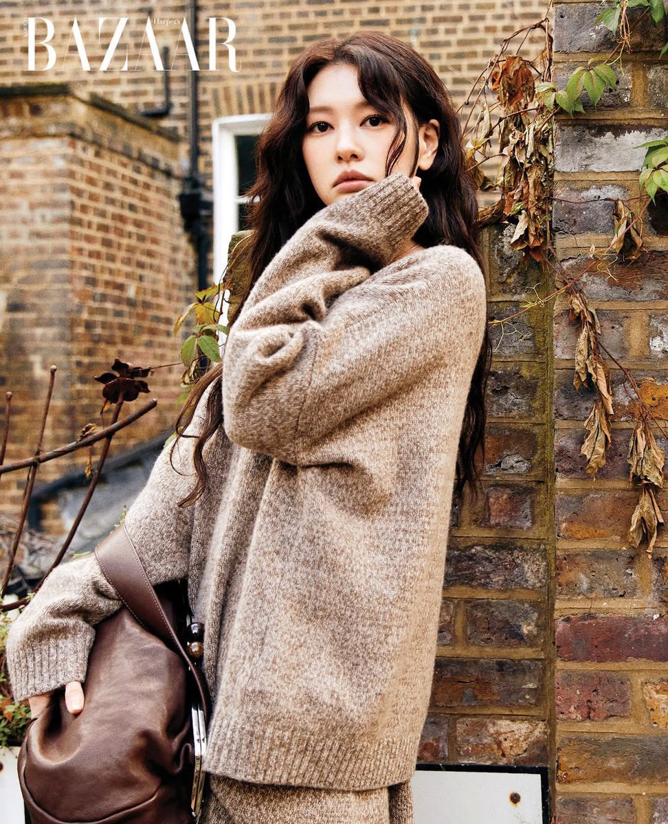 251130 #정소민 on weekendmaxmara Instagram update! Showcasing full