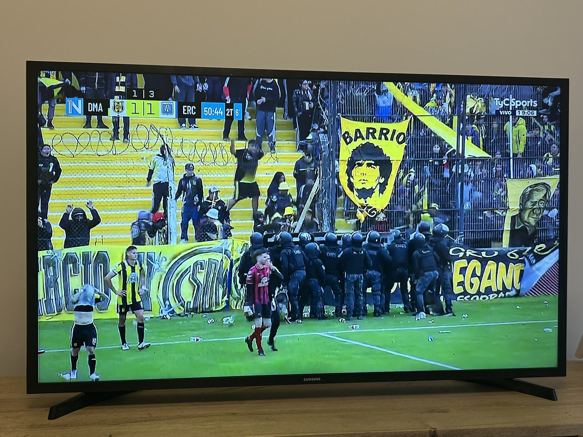 VinaoLeonel's tweet photo. Pensar que acá quieren jugar un partido de libertadores ajaj https://t.co/jbjYa0d24R