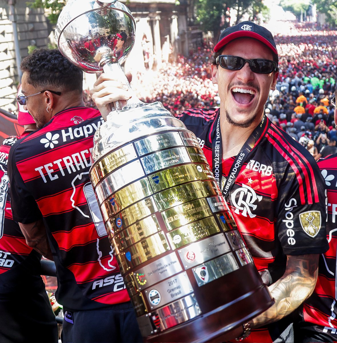 ʟᴀʟɪ é ᴛᴇᴛʀᴀ ᴇ ᴇɴᴇᴀ ☆ tweet media