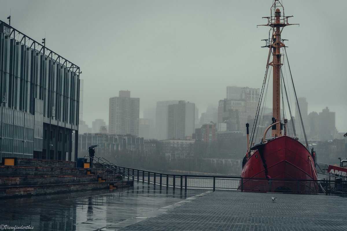 viewfinderthis's tweet photo. Rainy Days in New York City https://t.co/aqwlMc73iO