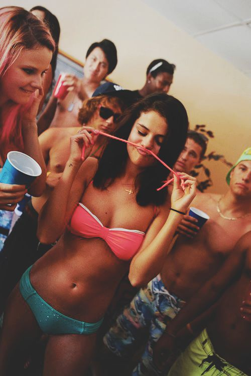 TheCinesthetic's tweet image. Selena Gomez in Spring Breakers (2012)
