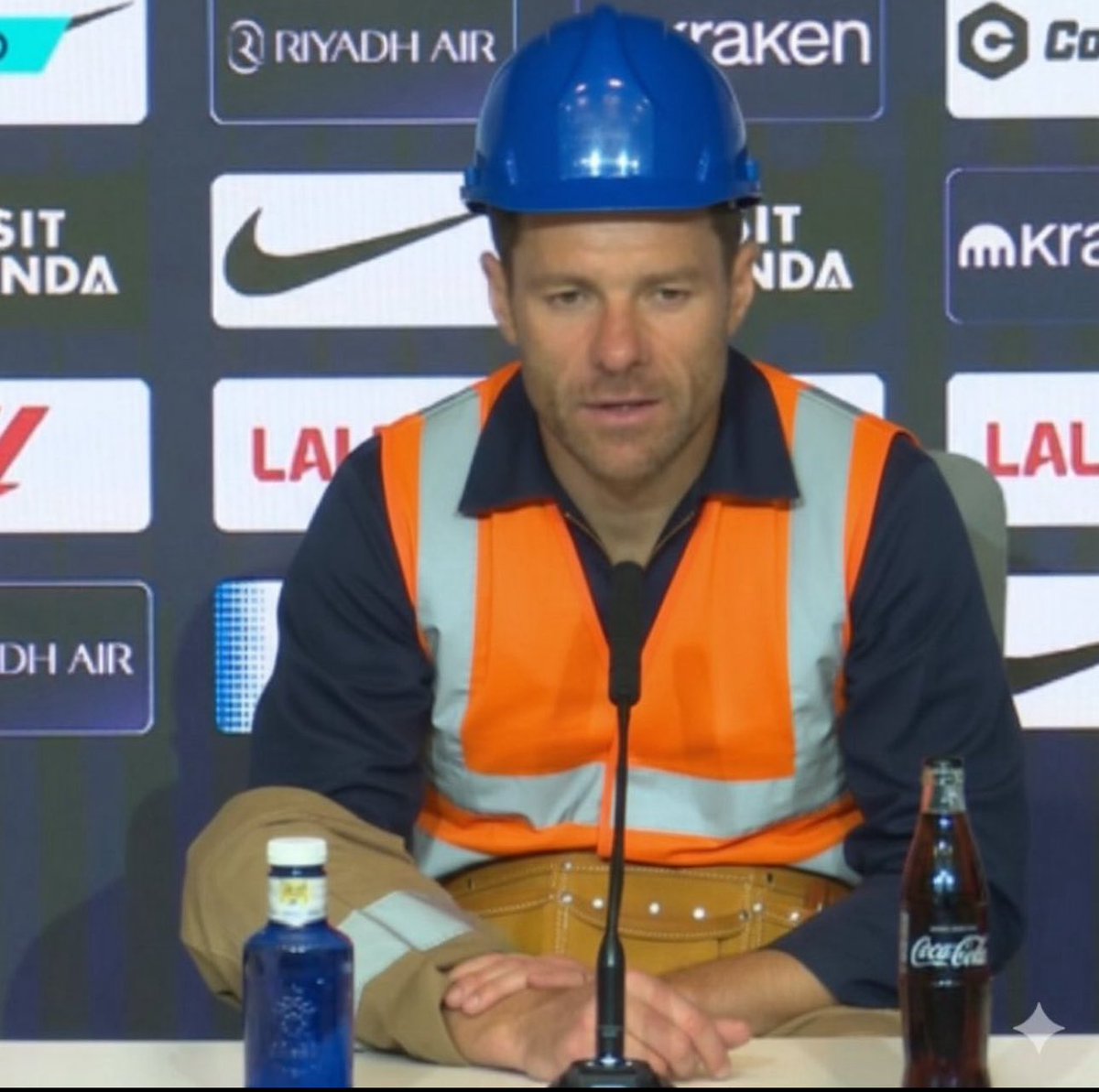 Zona_Blaugrana's tweet image. 🗣️Xabi Alonso: "Estamos en construcción." 🤣