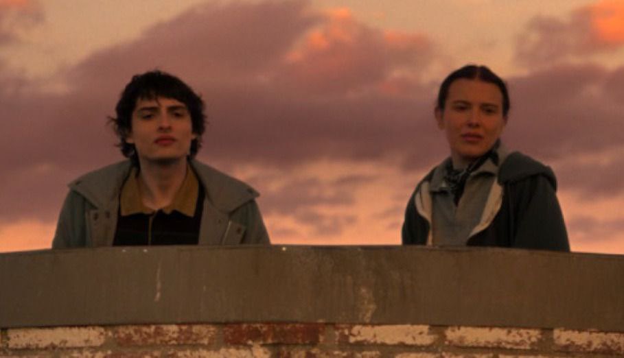 sparkljumprop's tweet image. when you and your gf have a mutual breakup but are on good terms and shes lowkey your homegirl now but the worlds ending so you dont have time to explain your new dynamic to your friends