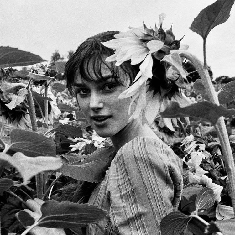 TheCinesthetic's tweet image. behind the scenes of pride &amp;amp; prejudice (2005)