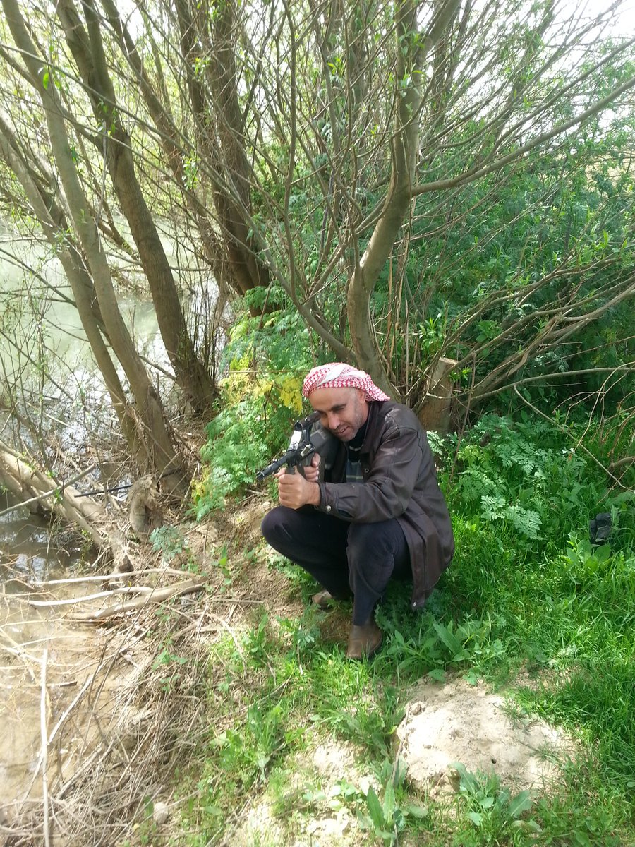anwaralnahar's tweet photo. @alrougui عمي واولاد عمي واقارب واحباب واصدقاء كثر من رفاق الدرب بالثورة رحمهم الله جميعاً واسكنهم الفردوس الأعلى من الجنة https://t.co/4RzjLHkaFb