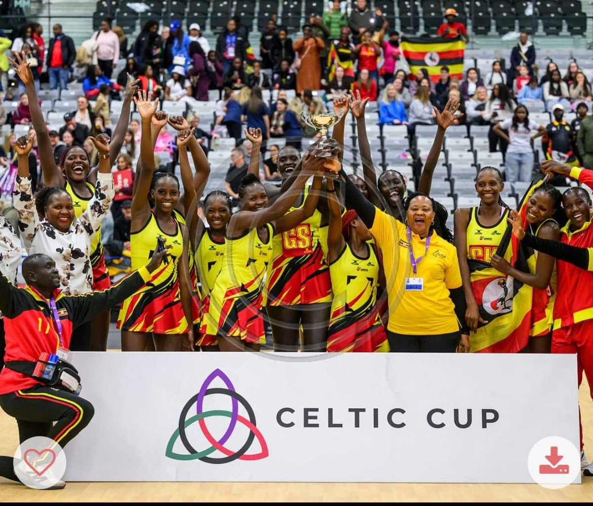 Ayaa Gloria tweet media