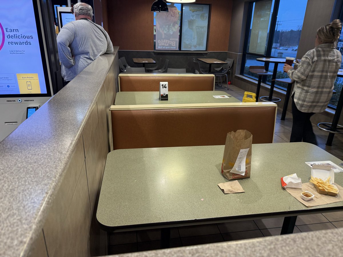 thephoph's tweet photo. @McDonalds is a shell of what it used to be… Waiting for 30 minutes outside, came inside to talk to someone. Nobody at the register. https://t.co/r8jjXaqRZ2