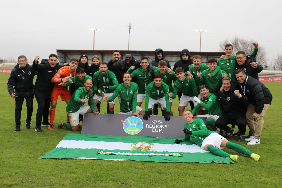 "Y cuando menos lo esperas, la vida te sorprende"
Una bonita experiencia 🇳🇬⚽💚😍
6/6 en la 1°fase del Campeonato España Regiones UEFA