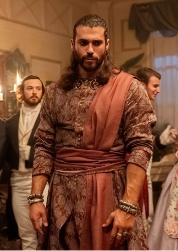 Exotic flair meets raw strength. Sandokan's style = power.
#SandokanPremiere