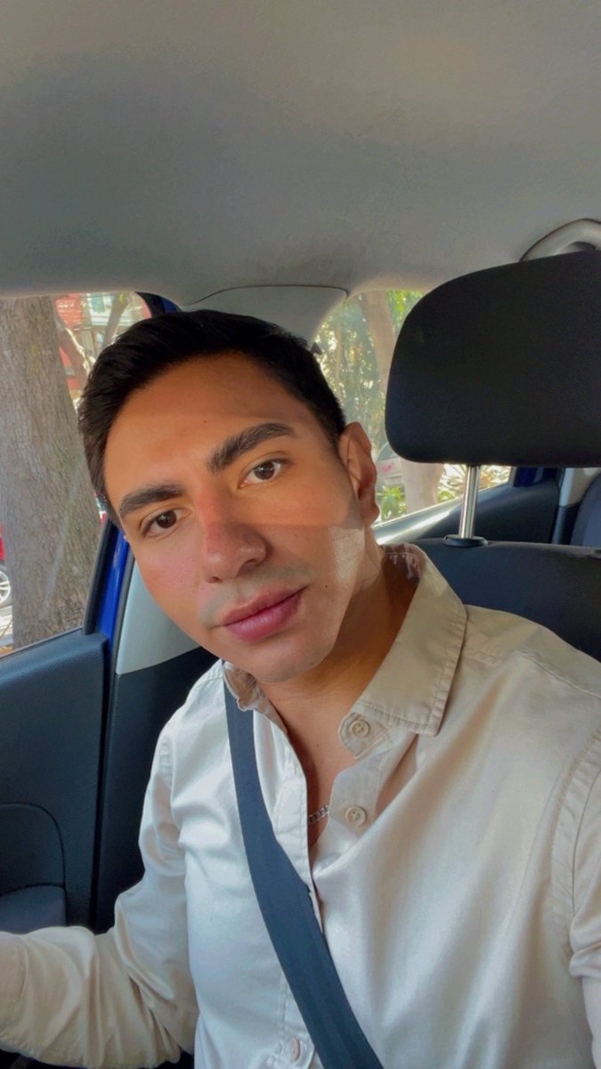 Mejor asi porque las nudes no soportaron… 🤣