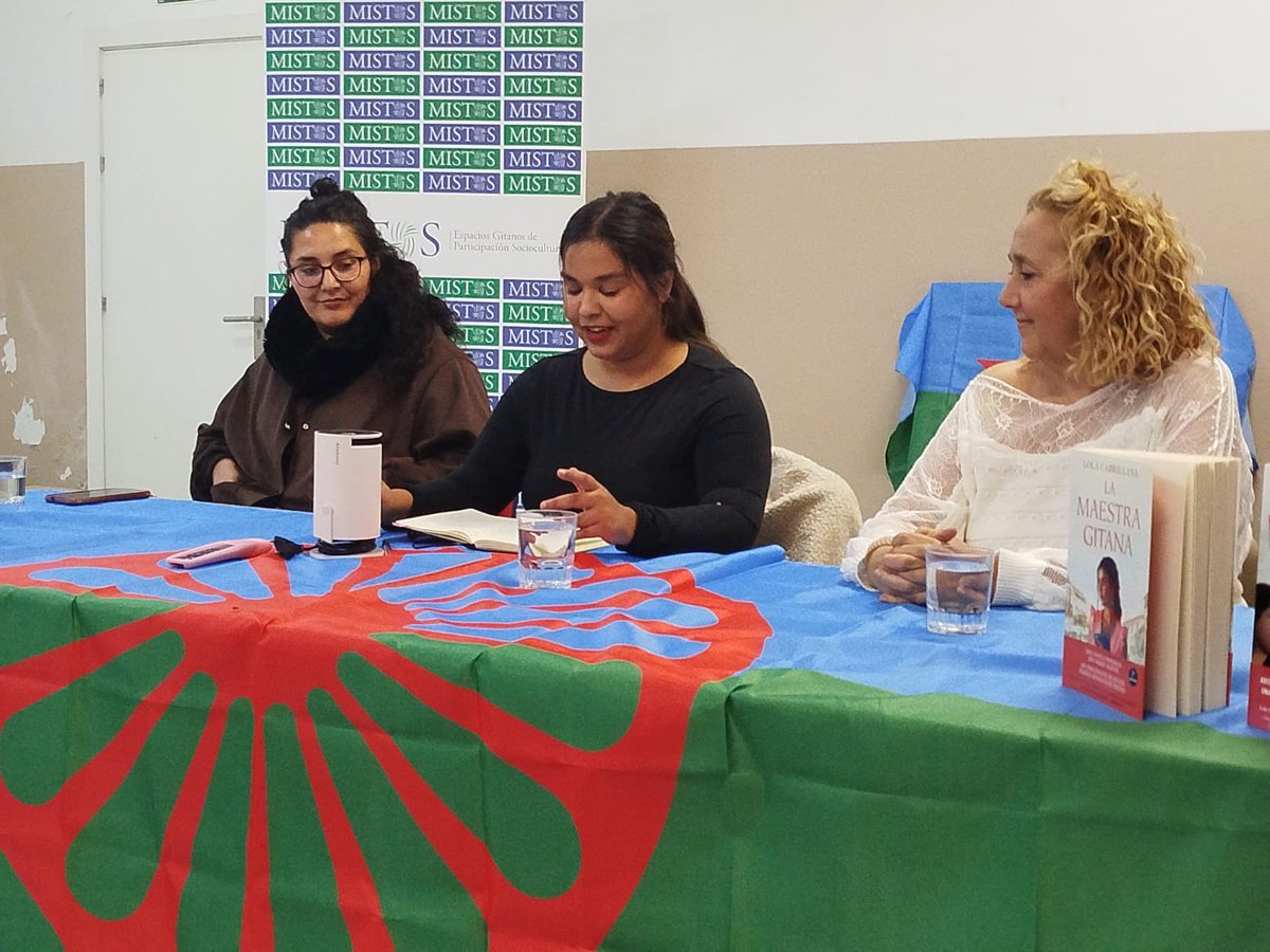 Un placer compartir con <a href="/Kamipnasqo/">Silvia Agüero Fernández</a> esta mesa en Asturias. 
Siempre que nos encontramos lo hacemos delante de buena gente, con charlas interesantes y mucha, mucha comida.