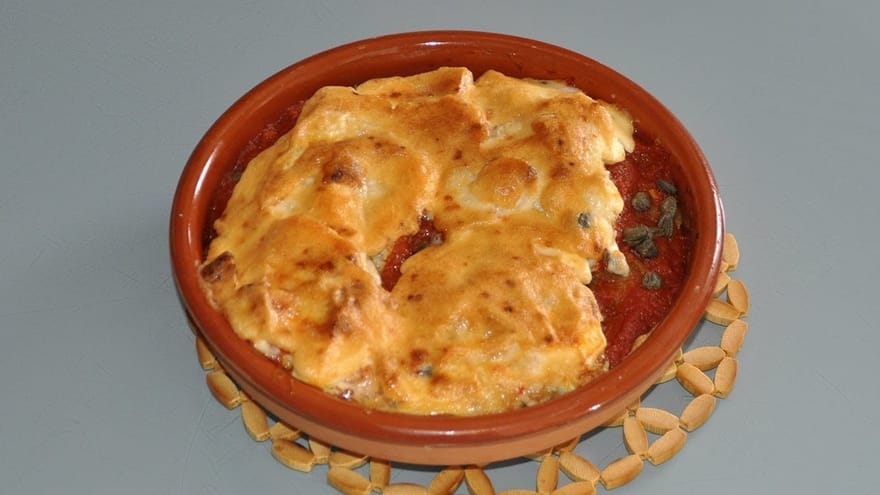 RecetasMallorca's tweet photo. BACALAO GRATINADO CON ALIOLI 🧆🧄
Un plato tradicional con patatas, tomate frito casero y un alioli espeso que se gratina formando una costra dorada deliciosa.
➡️ RECETA: https://t.co/OMfTRXSeNK
#Bacalao #Alioli #RecetasMallorquinas #CocinaTradicional #BacalaoGratinado https://t.co/mNu6PEFNb0