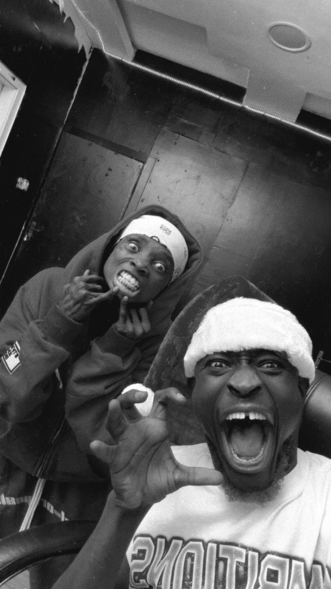 carterefe__'s tweet image. Join my live now😂🔥