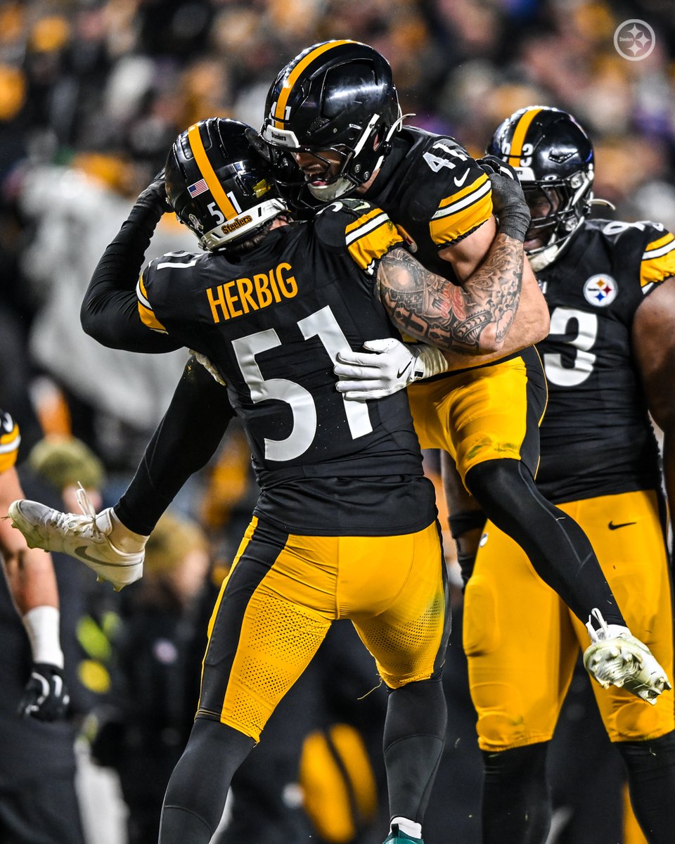 AREA 51 👽

#ProBowlVote @nickherbig_ 