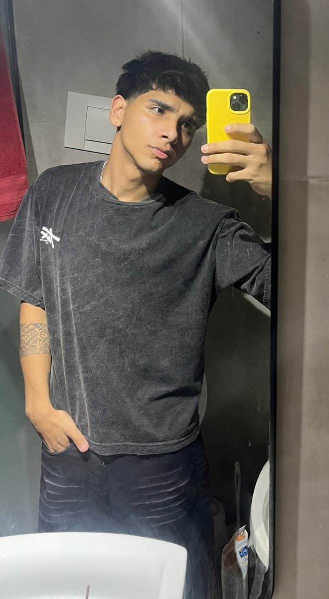 Sexytvboys's tweet photo. Este precioso 🫦🤤🤤🥵
@ErosRojas0 https://t.co/vqFKVGcIcu