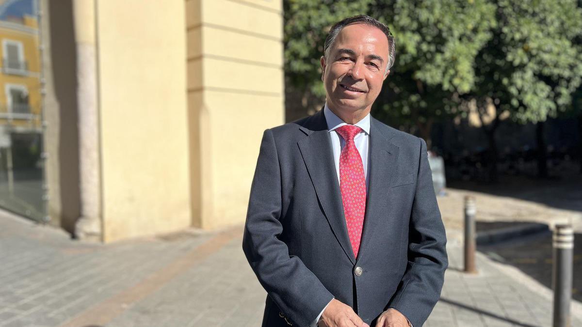 El pasado viernes Ignacio Soro Cañas fue reelegido hermano mayor del Gran Poder, <a href="/HdadGranPoder/">Hermandad Gran Poder</a>. Hoy Fernando Fernández Cabezuelo ha sido elegido     
hermano mayor de la Esperanza Macarena, <a href="/Hdad_Macarena/">Hermandad de la Macarena</a>. Comienzan etapas nuevas, llenas de desafíos y, más aún, de esperanza,