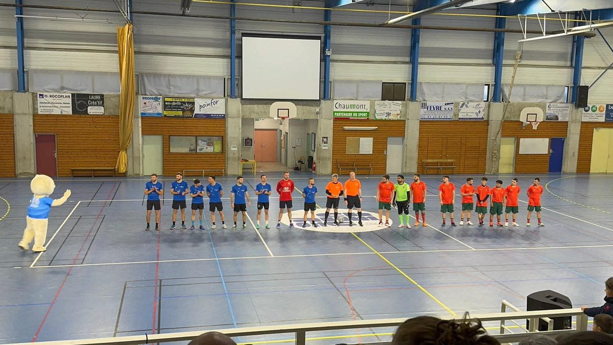 SDIS51's tweet image. #Movember 👨🏻 Durant le mois de novembre, une équipe de sapeurs-pompiers rémois s'est déplacée en Haute-Marne pour la 6ème édition du tournoi de Futsal des Frères Moustachus pour Movember.