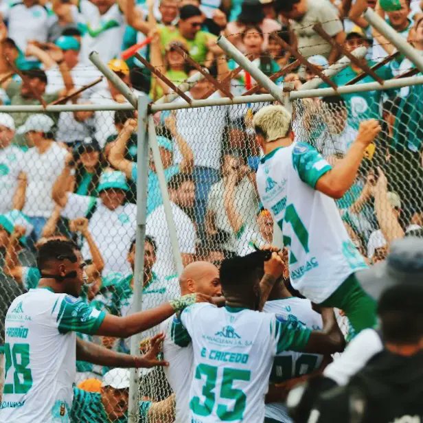 LDUPHincha's tweet image. ¡𝐒𝐎𝐌𝐎𝐒 𝐃𝐄 𝐏𝐑𝐈𝐌𝐄𝐑𝐀! 🟢⚪

𝗘𝗹 𝗶𝗻𝗳𝗶𝗲𝗿𝗻𝗼 𝗵𝗼𝘆 𝘀𝗲 𝗽𝗶𝗻𝘁ó 𝗱𝗲 𝘃𝗲𝗿𝗱𝗲.🔥🇳🇬