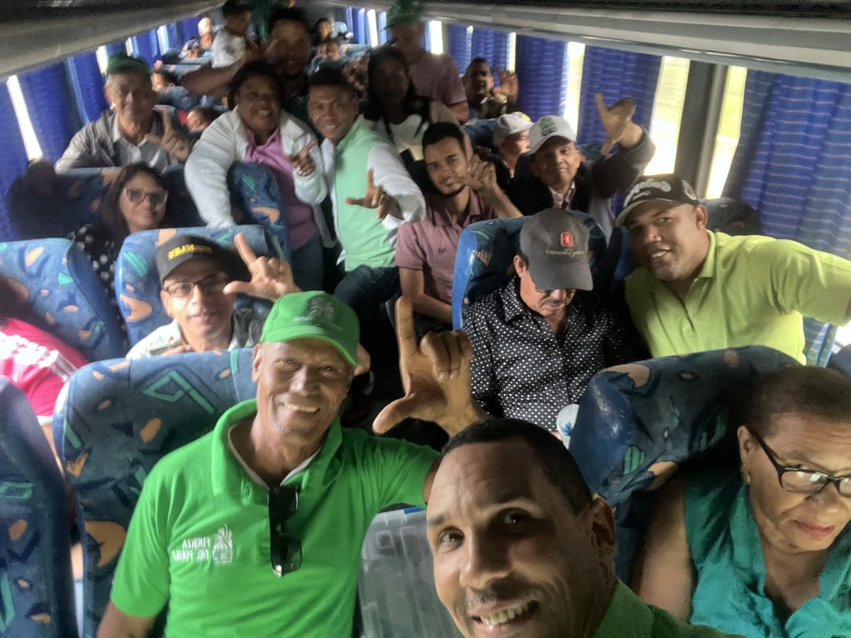 Presente hoy en la marcha de La Fuerza del Pueblo, con El Pueblo y por El Pueblo. Un grito de esperanza ante la indolencia, la incapacidad y el desorden que impera en el actual gobierno.