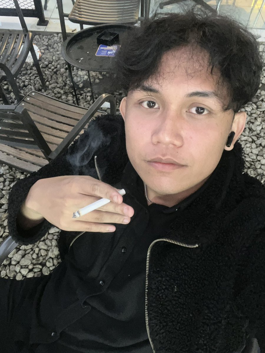 ericmrrsh's tweet image. last day, alone and shi di bandung