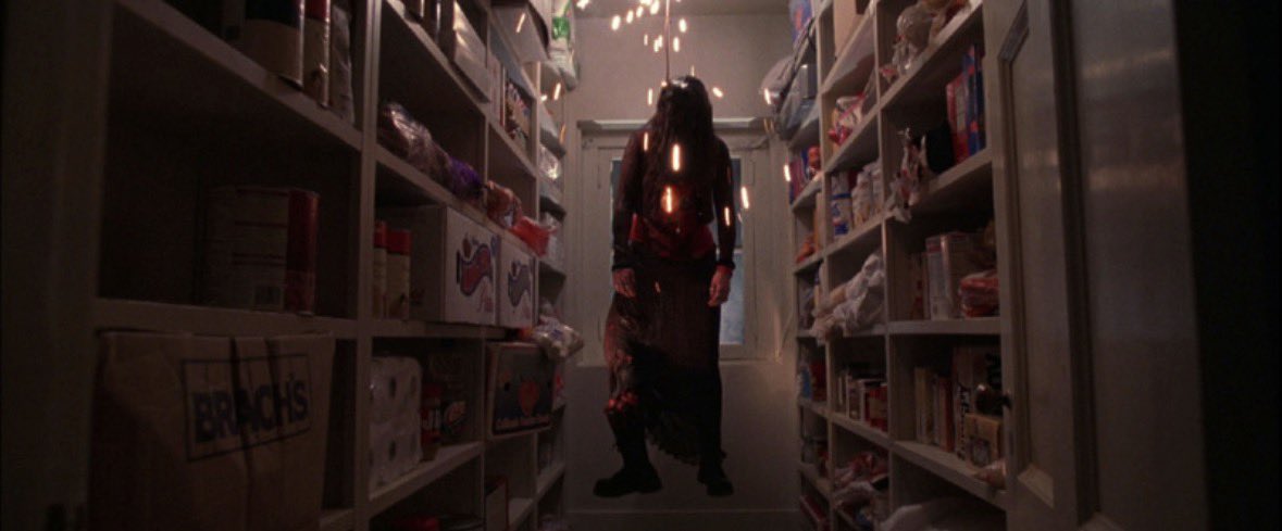 SourceHalloween's tweet image. Rate Halloween H2O on a scale from 1-10  🔪